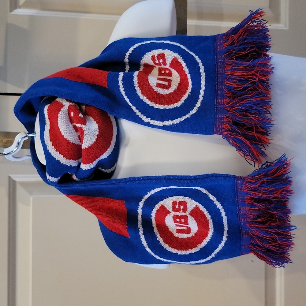 Official Cubs winter scarf. OS.